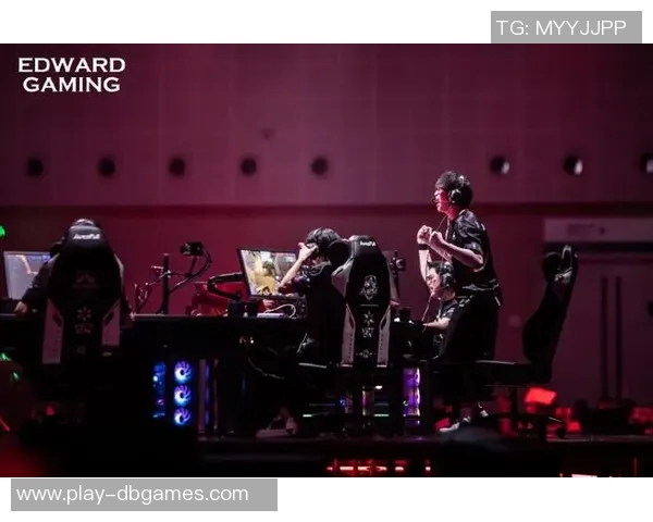 深入分析EDG与RNG赛后复盘展现的实力差距与战术博弈