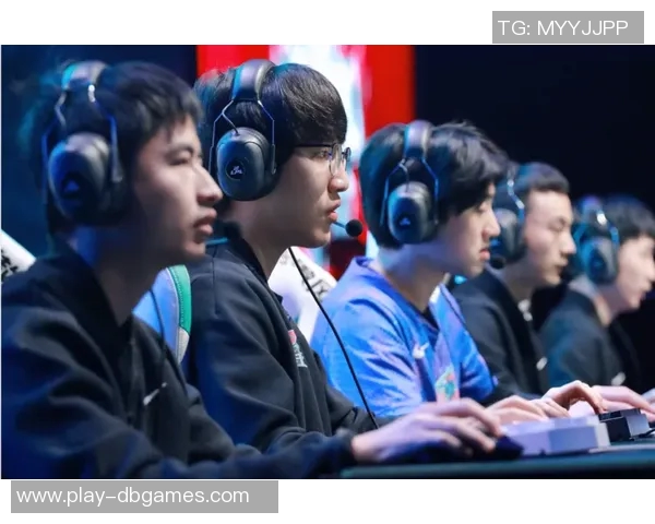 LNG战队在S15电竞总决赛青年赛中以73分稳居积分榜首位 LNG战队在S15电竞总决赛青年赛中以73分稳居积分榜首位